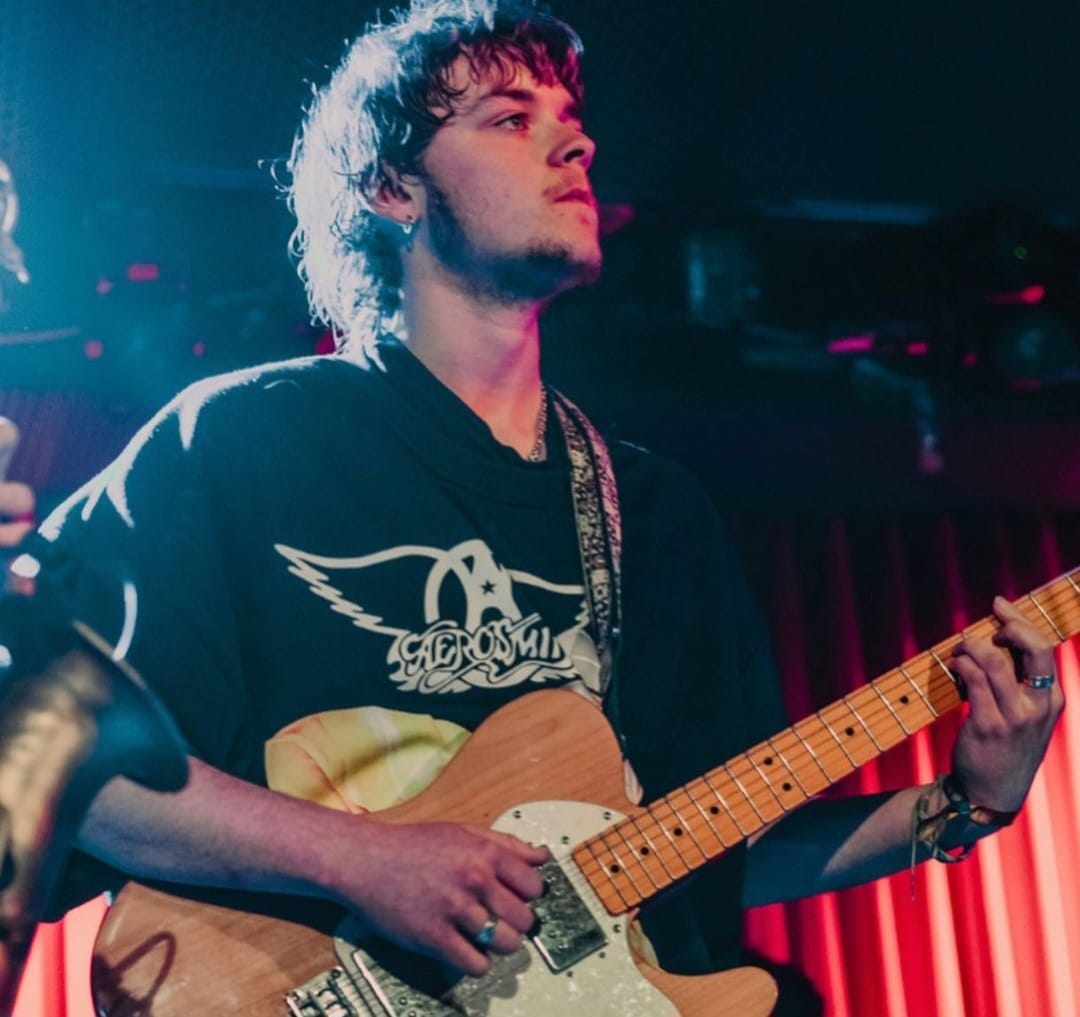 singer of Retrograde