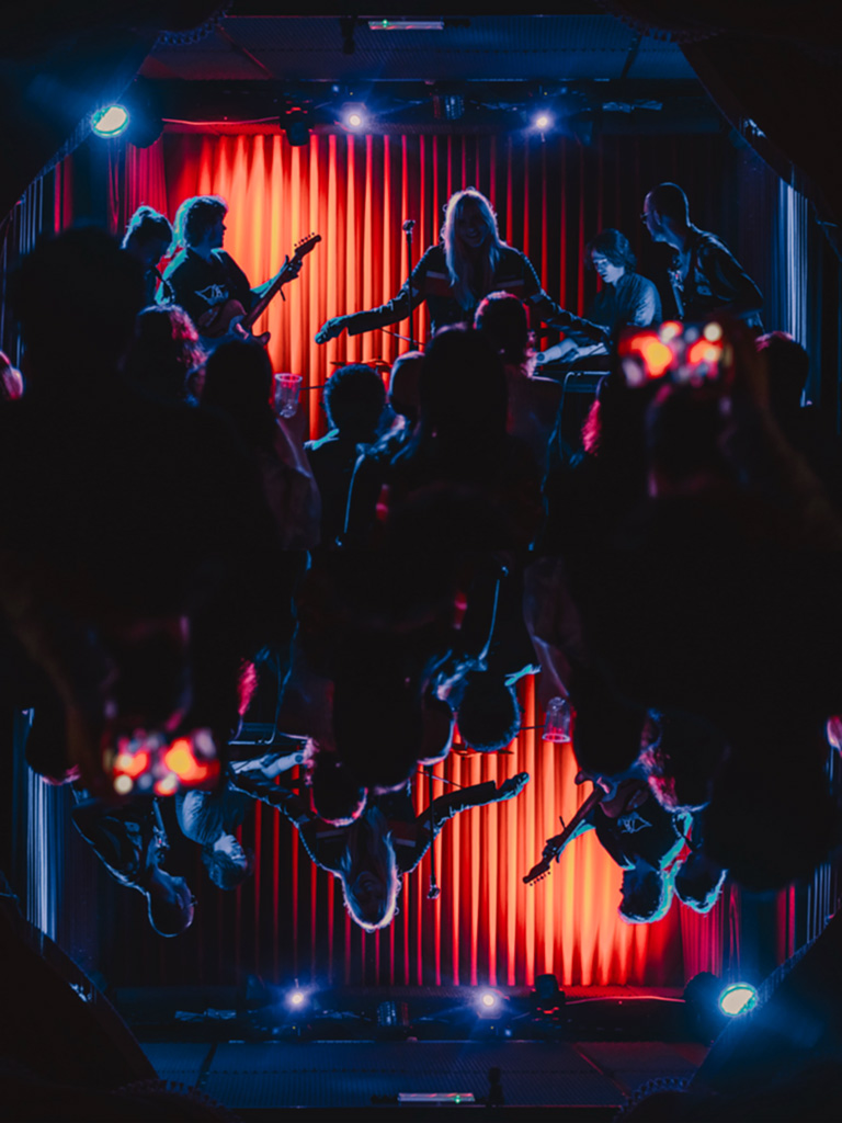 background Retrograde playing