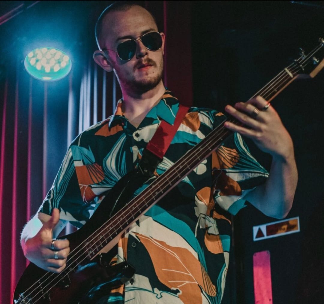 singer of Retrograde