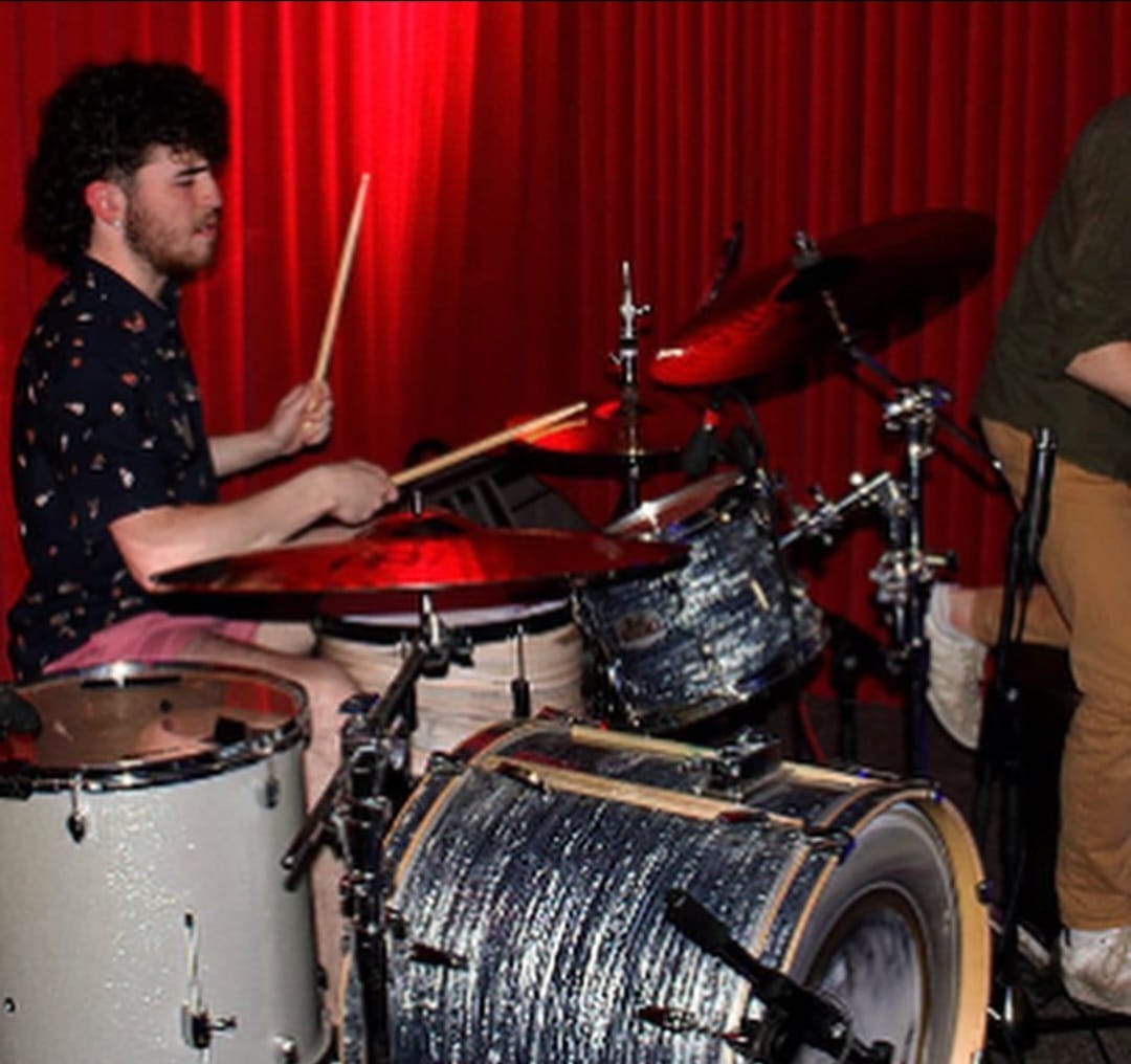 singer of Retrograde